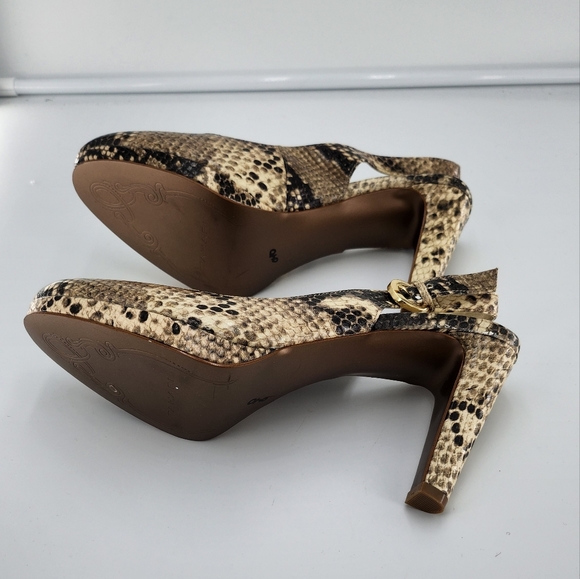 Tahari Carolyn Heels - Picture 4 of 5